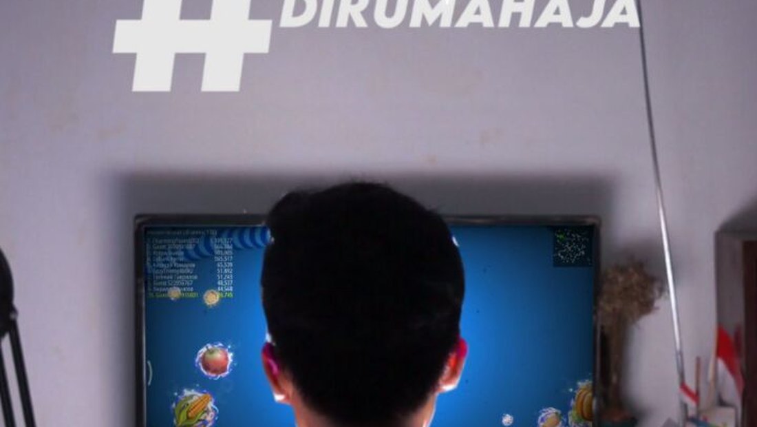 #DiRumahAja